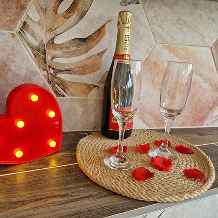 Atoumo Appartement Love Jacuzzi & Jardin Disneyland Paris Quincy-Voisins Ngoại thất bức ảnh