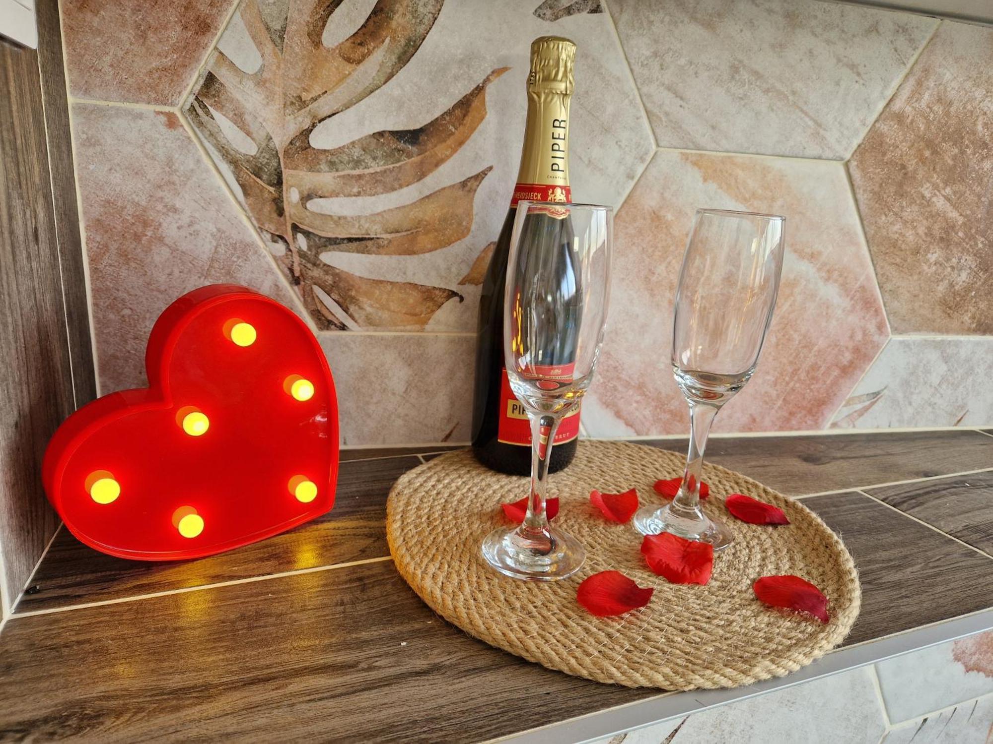 Atoumo Appartement Love Jacuzzi & Jardin Disneyland Paris Quincy-Voisins Ngoại thất bức ảnh